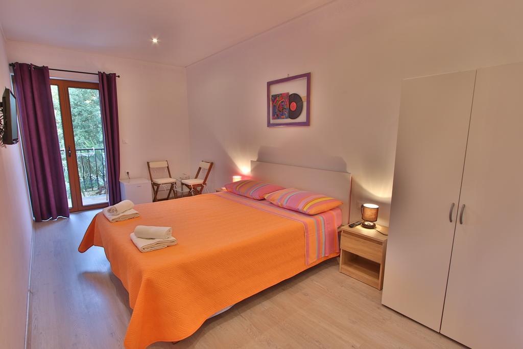 Rooms And Apartment Feral Rovinj Exteriör bild